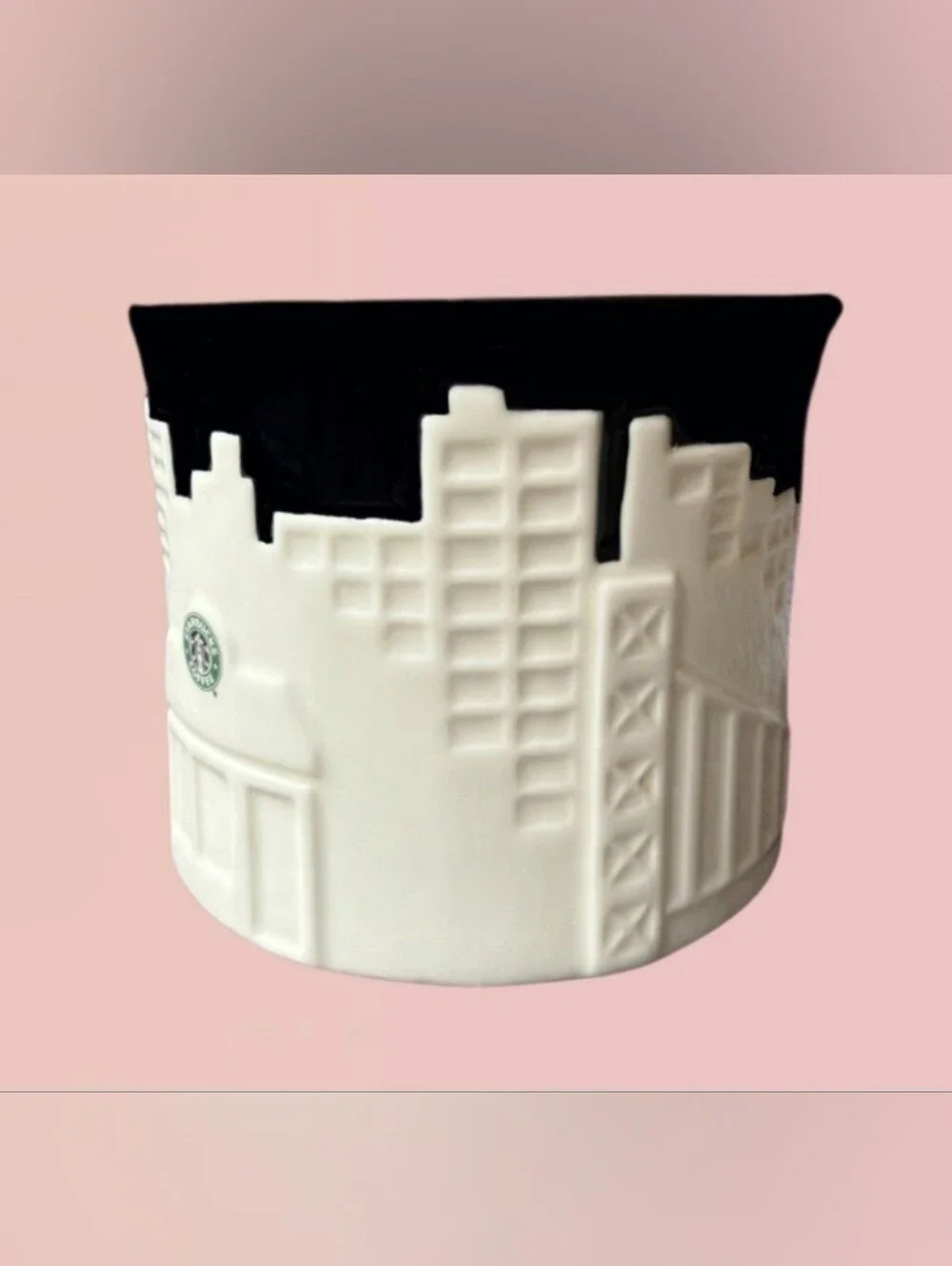 Starbucks 2010 New York City NYC 3D Relief Collector Series Coffee Mug. 16 0Z